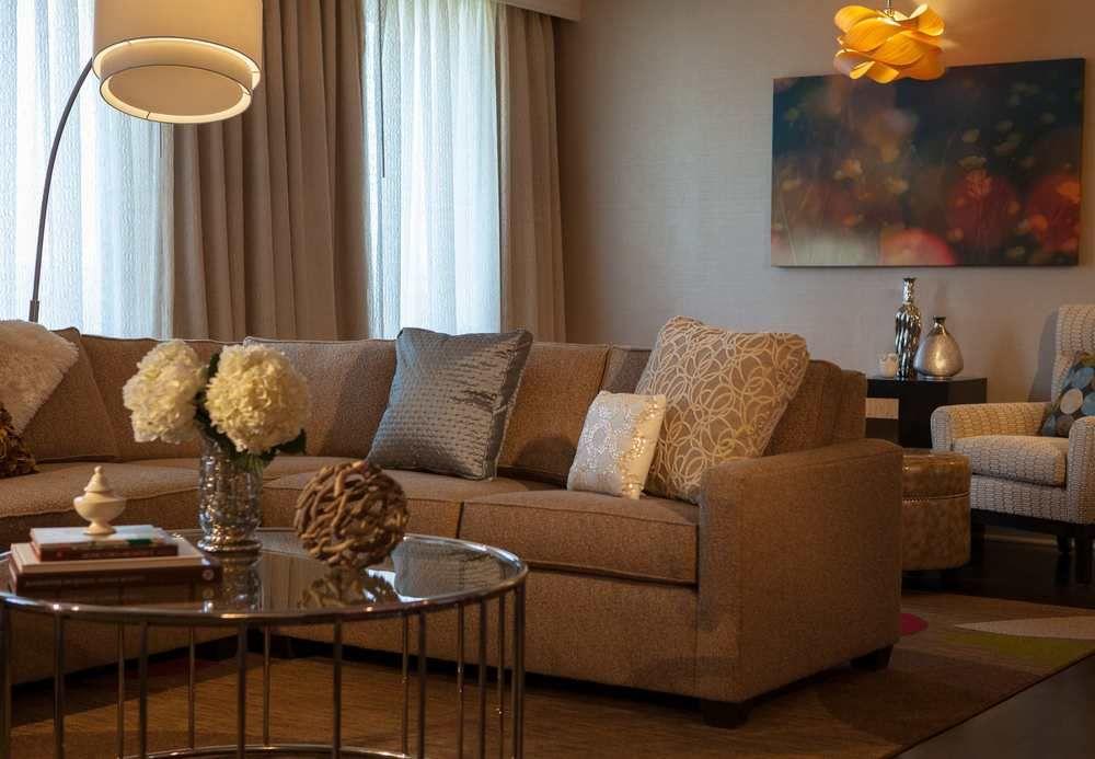 Hotel Renaissance Chicago North Shore 4*