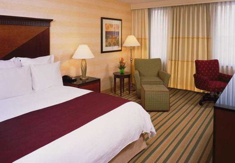 Renaissance Chicago North Shore Hotel Northbrook