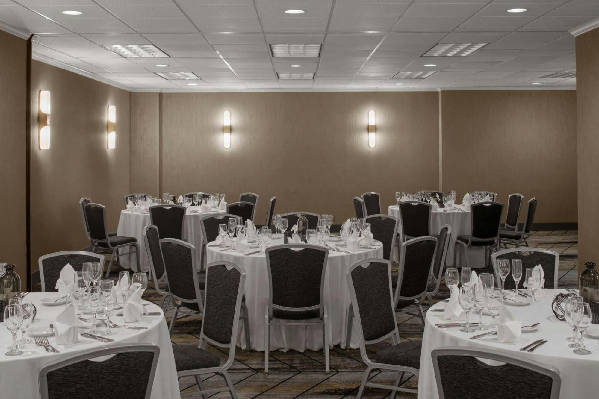 Renaissance Chicago North Shore Northbrook