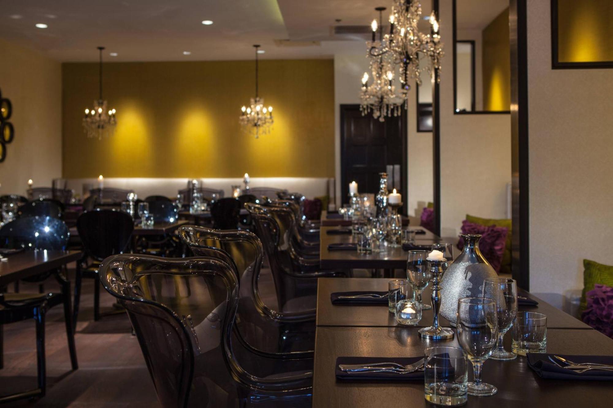 Renaissance Chicago North Shore Hotel 4*