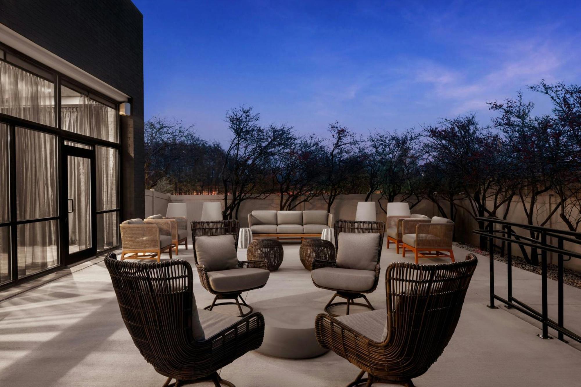 Renaissance Chicago North Shore