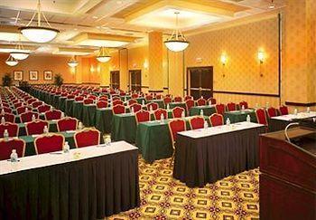 Hotel Renaissance Chicago North Shore 4*