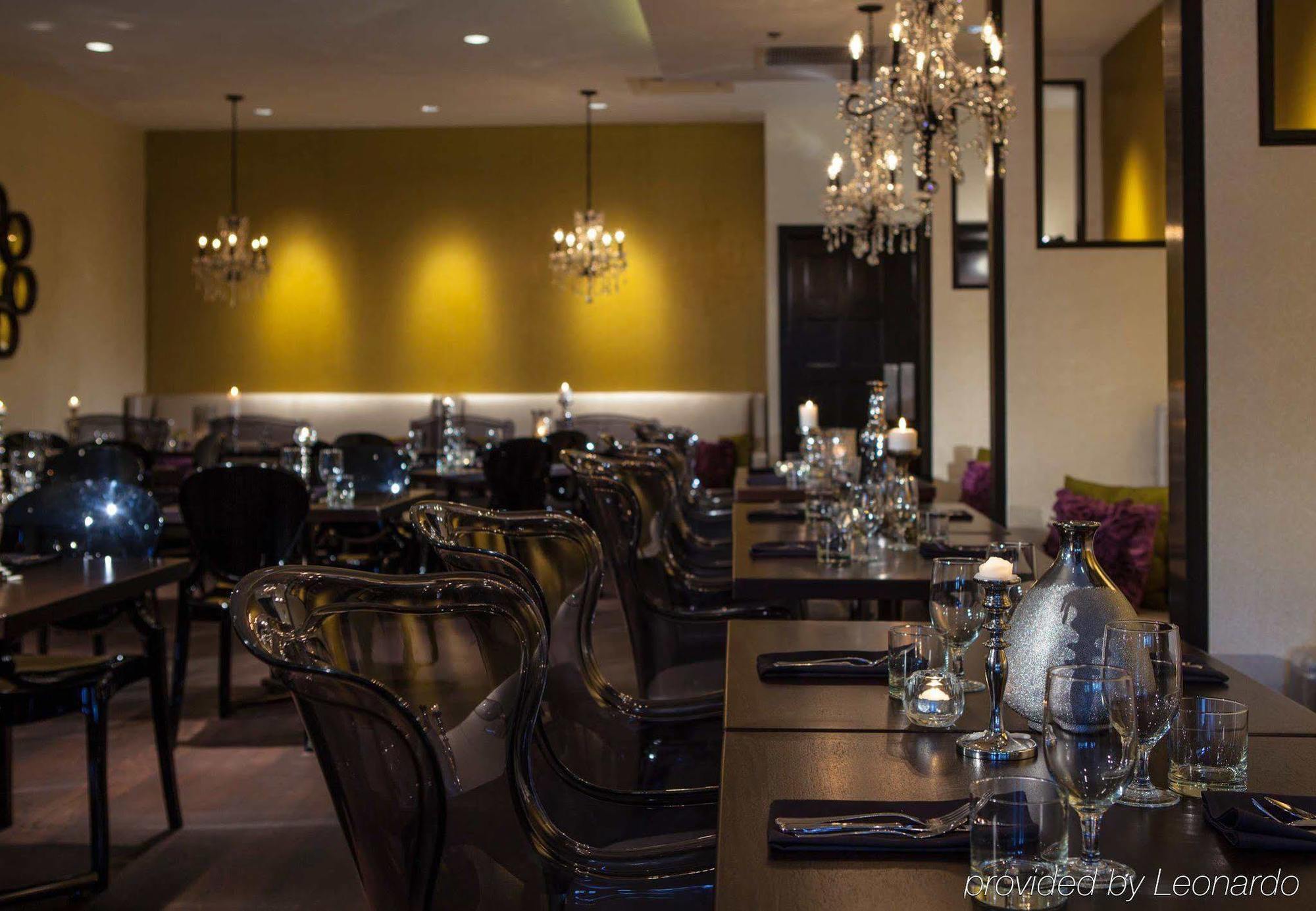 Hotel Renaissance Chicago North Shore 4*