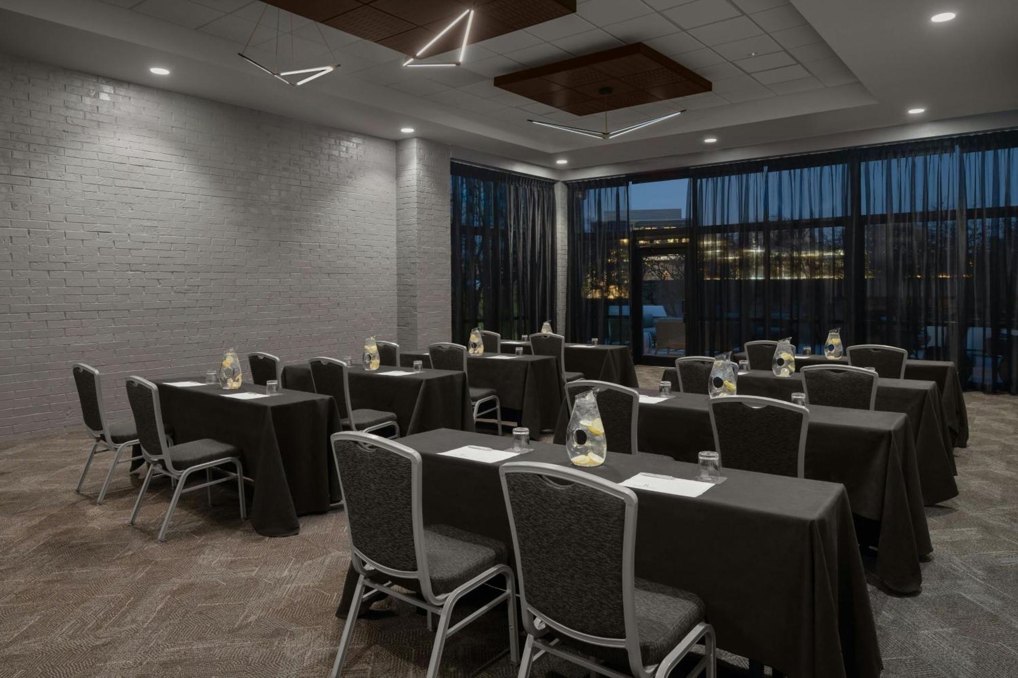 Renaissance Chicago North Shore Hotel