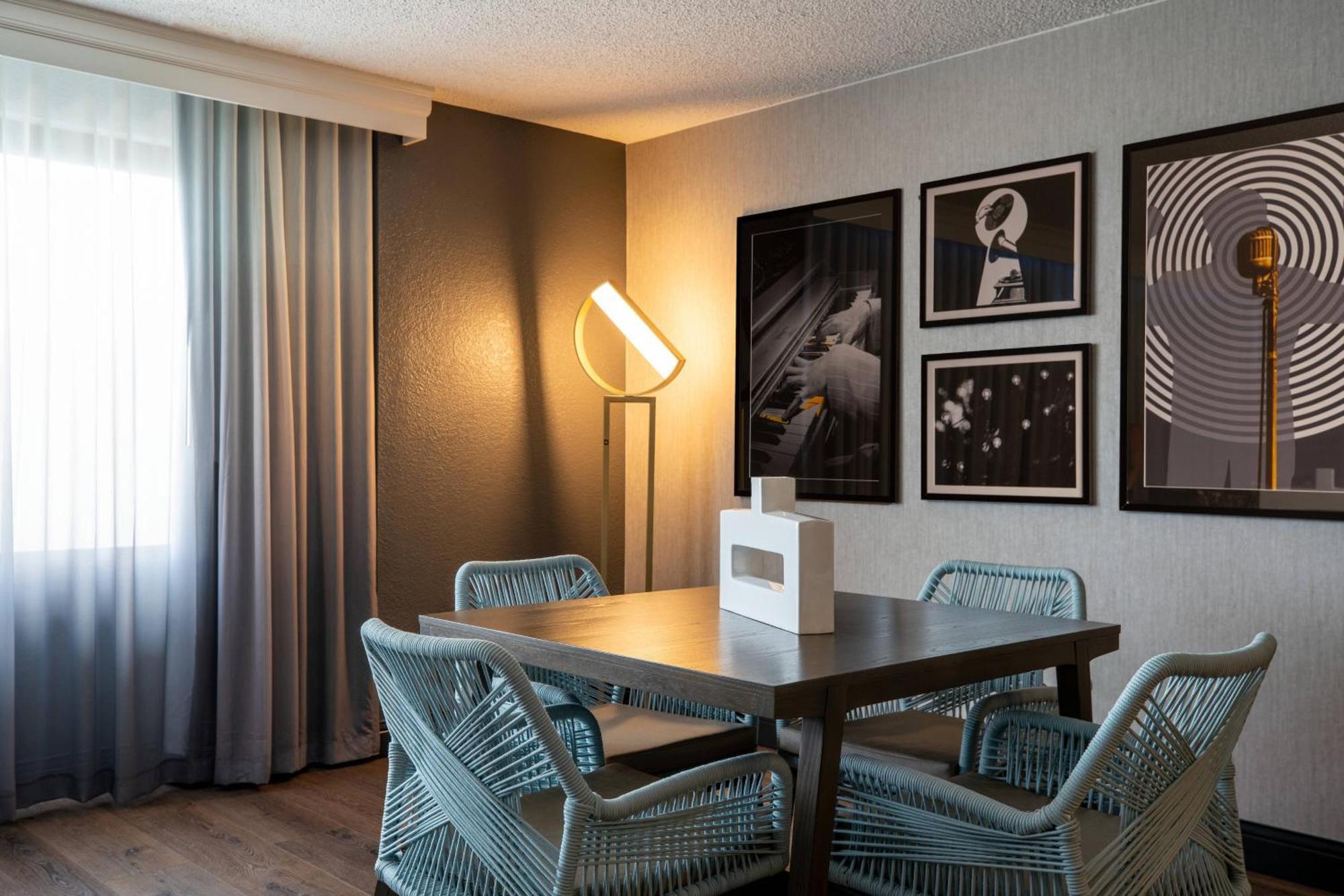 Renaissance Chicago North Shore Hotel
