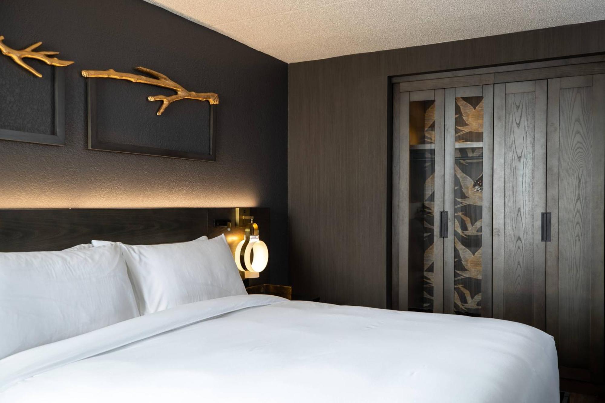Renaissance Chicago North Shore