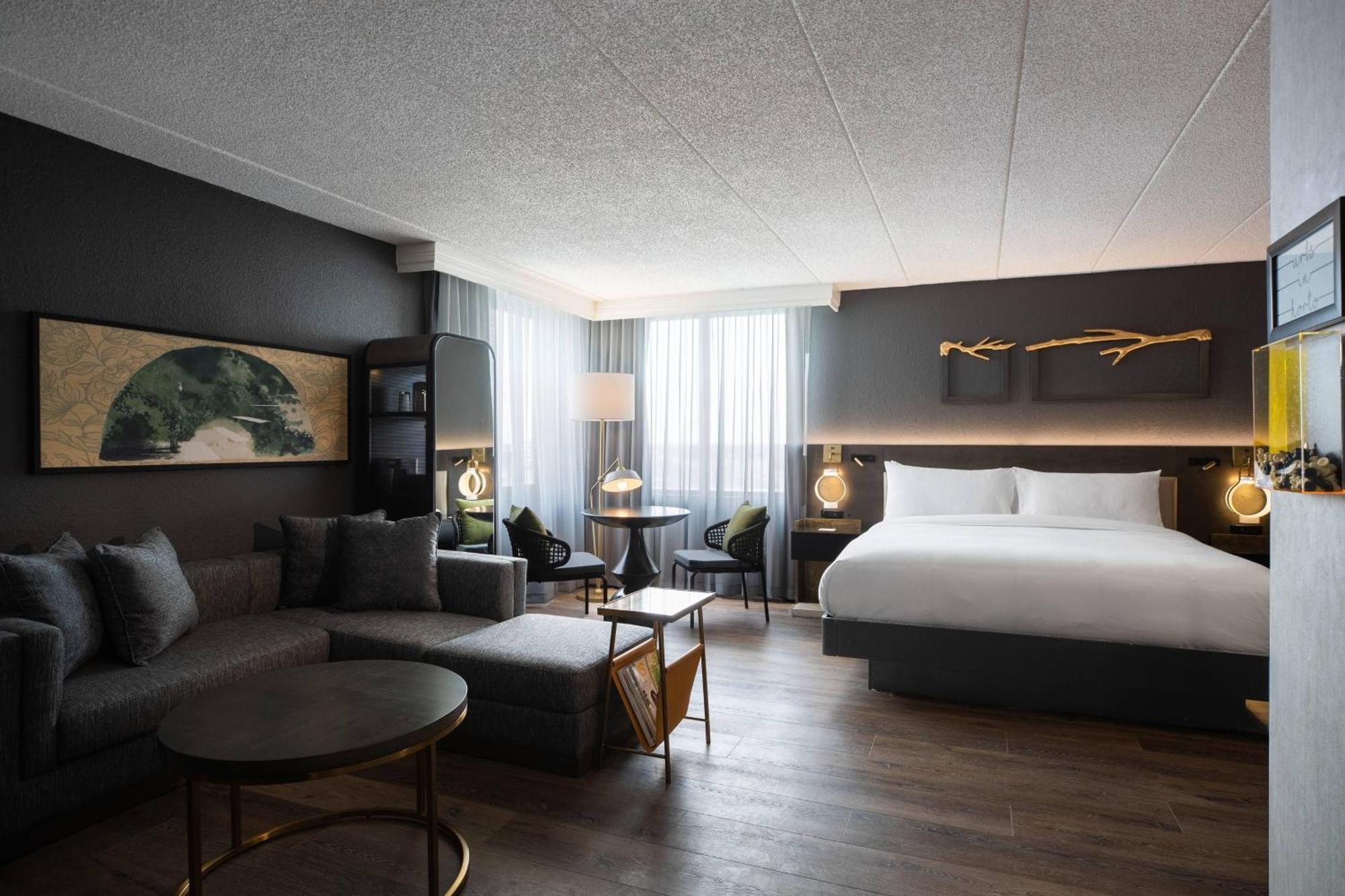 Hotel Renaissance Chicago North Shore 4*